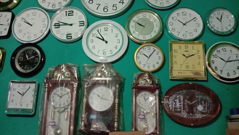 Jam yang Menemani Langkah Cilacap: Roolex, Pilihan Terbaik di Ampas Waras